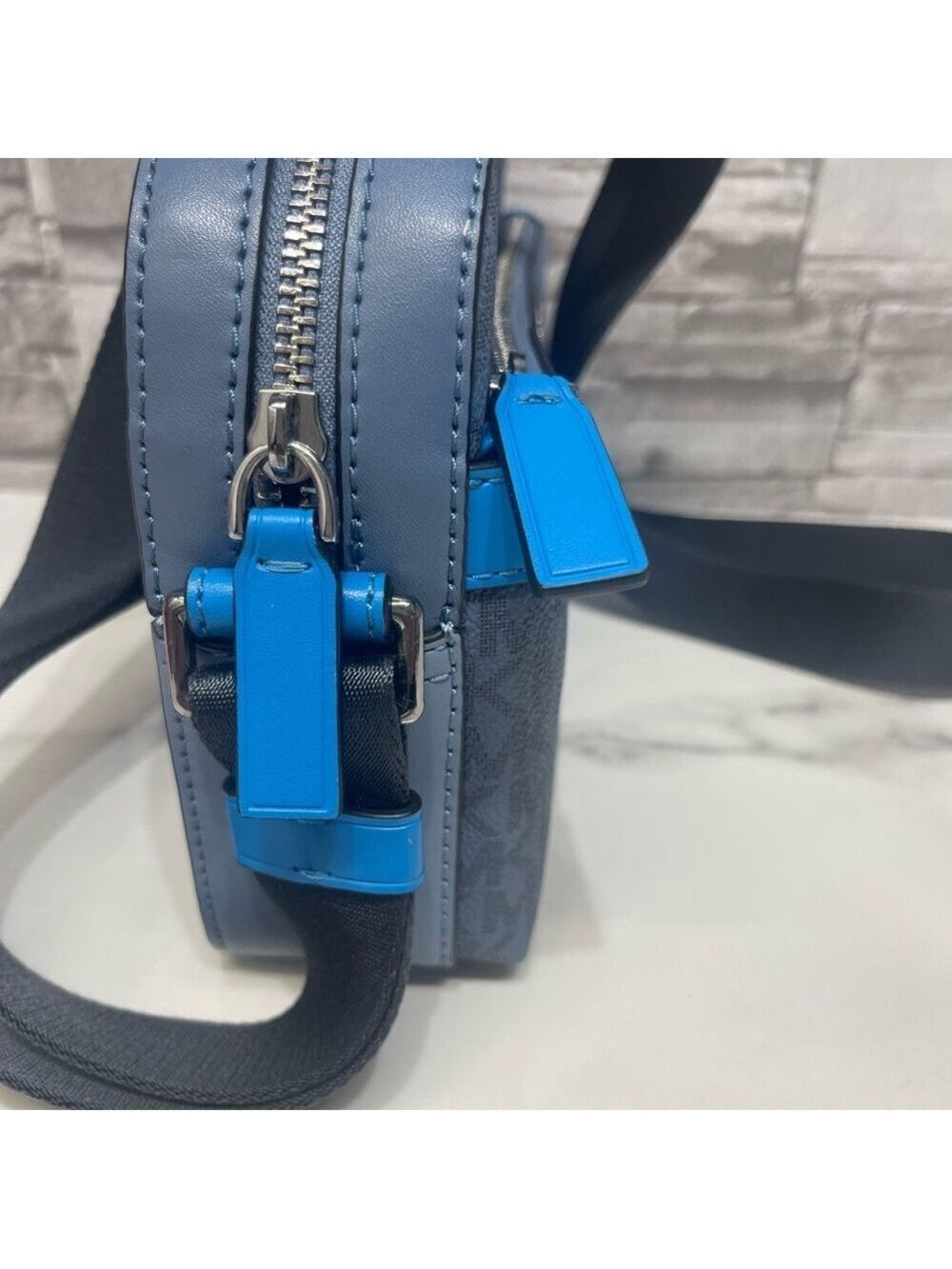 Michael Kors Cooper Utility Messenger & Card Holder Unisex Blue Logo Denim Multi - Picture 4 of 10